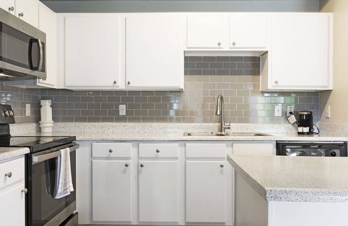 Euless Apartment | Modern Apartment in Prime Location (ID9825X52)