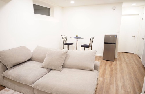 Winnipeg Apartment | Modern Basement Suite with Private Entrance - Perfect for a Relaxing Stay!