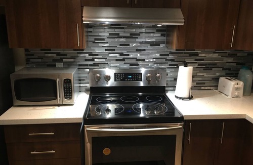 Mount Pleasant Apartment | Modern Bsmt Apartment - Separate & Private