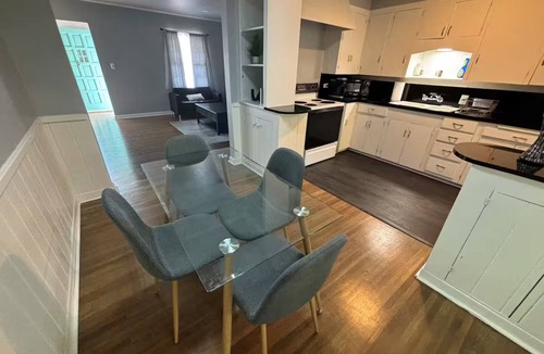 Turner Park House | Modern charming 2-bedroom 1-bath house in Tulsa close to TU, EXPO, Downtown