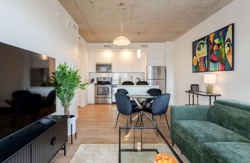 Quartier des Spectacles Apartment | Modern City Escape + Parking Included