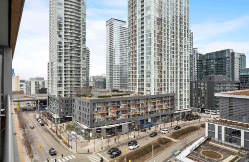 Bathurst Quay Apartment | Modern CityPlace 2BR Balcony & Free Parking