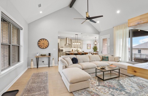 Longview House | Modern Comfort: Cozy 3BR Family Home in Longview!
