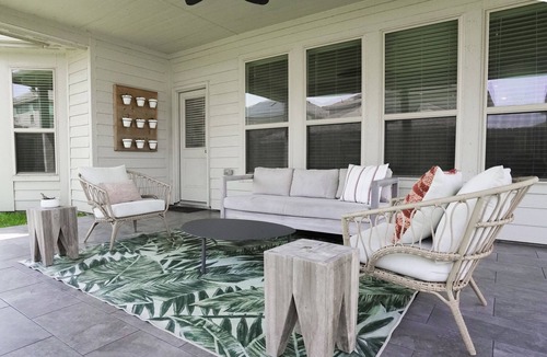 Clodine House | Modern Comforts with a Cozy Touch: Stay in Our Contemporary Home Away from Home