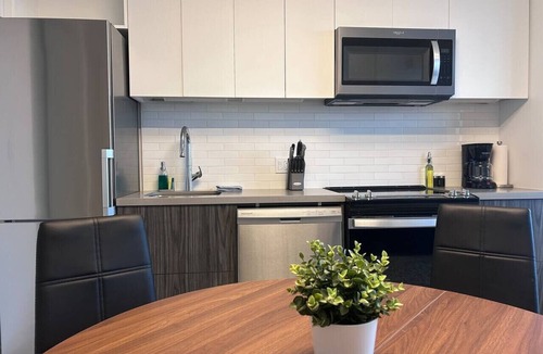 Hintonburg Apartment | Modern condo in the heart of Westboro