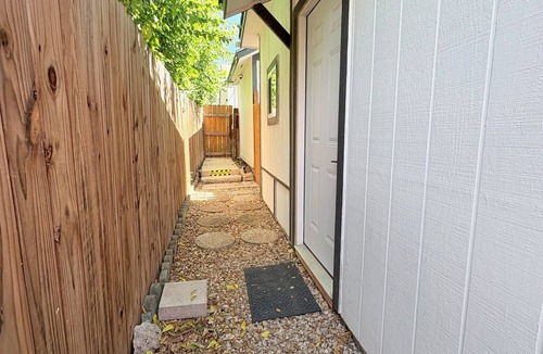 North San Antonio - SAT Apartment | Modern & Cozy Studio Near Airport, Downtown & Pearl