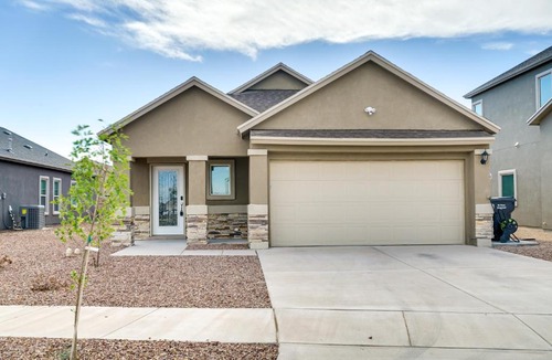 Biggs Field House | Modern El Paso Getaway w/Patio & Backyard!