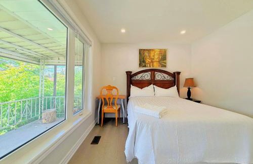 North York House | Modern Ensuite Rooms - Walk to Subway Station & Rogers Stadium