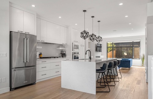 Killarney House | Modern family-sized house close to 17th Ave and downtown