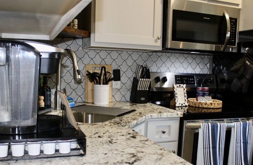 Downtown Little Rock Apartment | Modern Hideaway: Steps from Sights & City Vibes