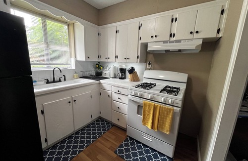 Little Rock House | Modern Hill Top 3BR Walkable to UALR