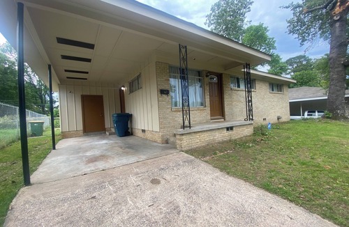 Little Rock House | Modern Hill Top 3BR Walkable to UALR