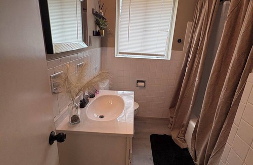 Little Rock House | Modern Hill Top 3BR Walkable to UALR