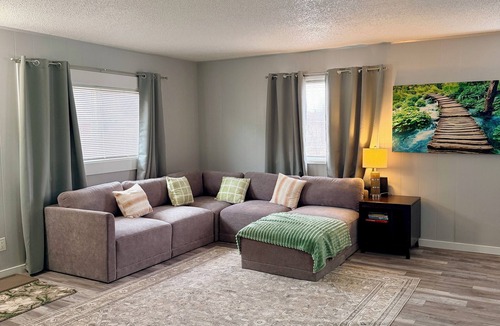 Spenard House | Modern home in central location