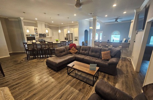 Como House | Modern Home in Excellent Location!