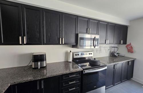Shelburne House | Modern Home w Private Yard and Master Suite