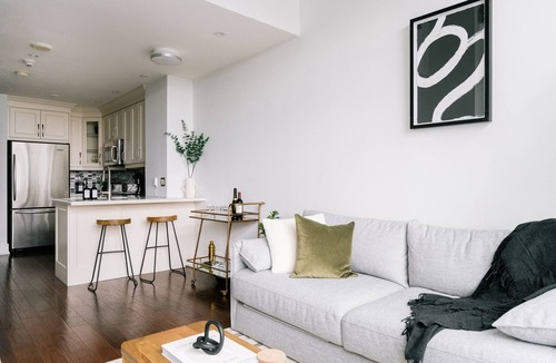 Bathurst Quay Apartment | Modern Lakefront Loft | Sunset Balcony