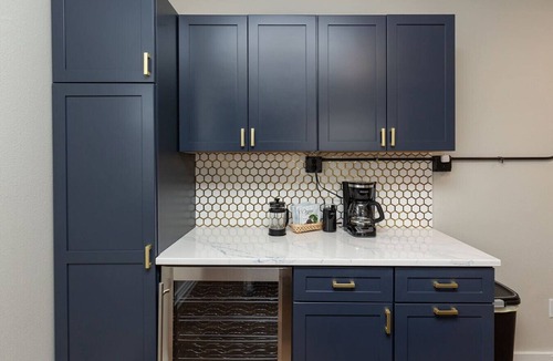 West Des Moines Apartment | Modern Loft in Valley Junction!