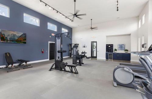 Magnolia House | Modern Magnolia Cottage Pool and Gym Access