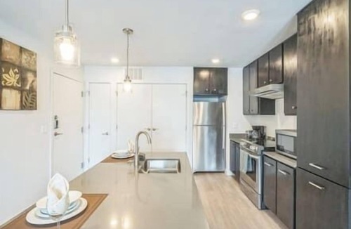 Marble Falls Apartment | Modern Marble Falls Getaway Pool + Gym Lake