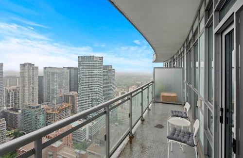 Yonge-Eglinton Apartment | Modern New 1 Bedroom & Den Condo with Balcony Dunfield Ave