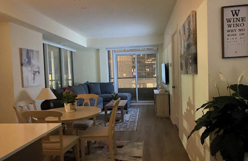 Vaughan Apartment | 🛏️ Modern Private Room with Ensuite – 2 Min Walk to Vaughan Mills!