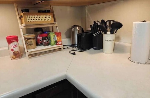 Prince Albert Apartment | Modern Private Suite w/Kitchen & Full Bath