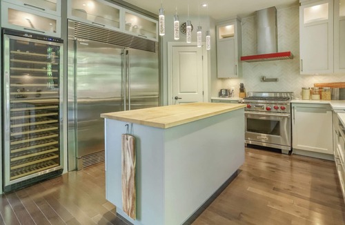 L'Ile-Perrot House | Modern retreat. Immersed in nature close to city