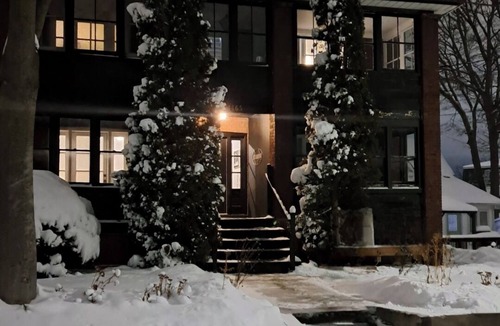Niagara Falls Apartment | Modern Riverview Apartments Near Niagara Falls, Walk Everywhere + Parking!