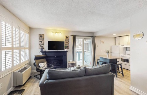 Craigleith Condo | Modern Rustic North Creek | Pool, Hot Tub, Tennis