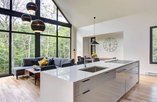Lac Superieur Village Cottage | Modern Scandinavian Chalet + Jacuzzi, Pool, Lake
