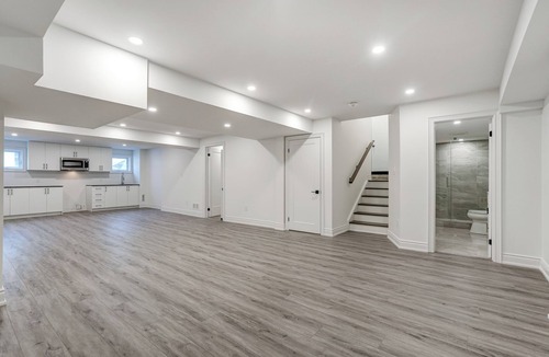 Markham House | Modern, Spacious Basement Apartment - Legacy Neighbourhood - 2 Minutes from 407!