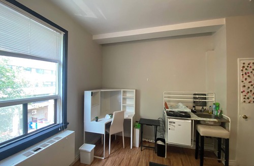 Downtown Toronto House | Modern Studio in Downtown Toronto | Walk to U of T | Near FIFA 2026 Action
