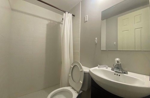 Downtown Toronto House | Modern Studio in Downtown Toronto | Walk to U of T | Near FIFA 2026 Action