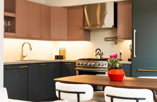 Mimico Apartment | Modern Toronto Residence by the Lake - 2BR