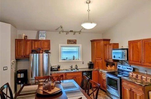 Big River Cabin | Modern, Upscale Cabin Retreat - Delaronde Lake, SK