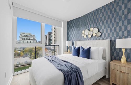 The Queensway Apartment | Modern West Getaway 2BR Condo with Free Parking