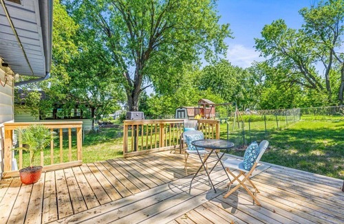 South Central Omaha House | Monroe. Quiet 4BR w/Huge Yard . Ideal for Crews & Families