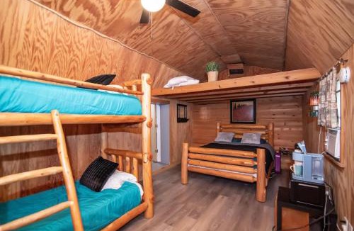 Mc Caskill Other | Montana Cabin at Crater Diamonds