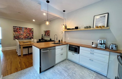 Mercier-Hochelaga-Maisonneuve Apartment | Montréal Haven