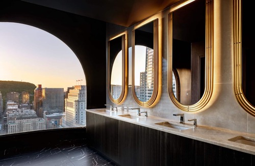 Downtown Montreal Hotel | Montreal Marriott Chateau Champlain