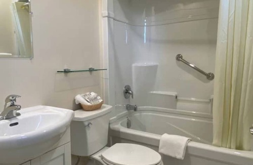 Cookstown Hotel | Motel 400 & Suites Single Kitchenette Unit D