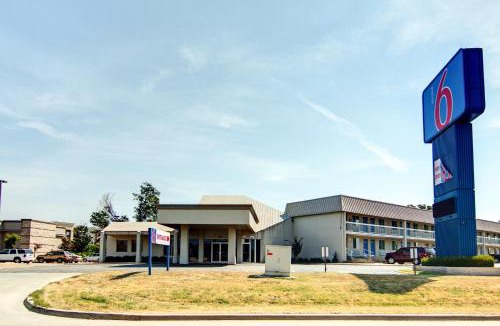 Mount Pleasant Hotel | Motel 6-Mount Pleasant, TX