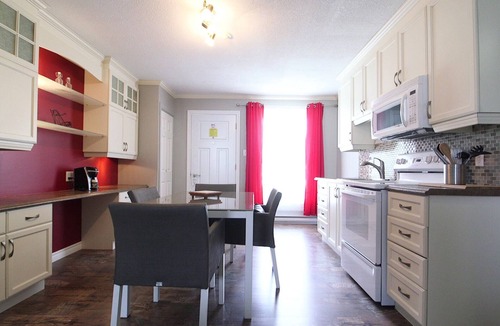 Coaticook Hotel | Motel La Source