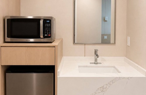 Mont-St-Hilaire Hotel | Motel Le Transit
