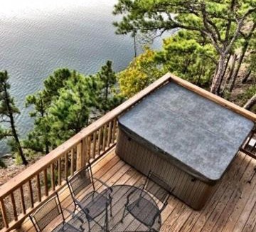 Mount Ida House | Mountain Harbor four Bedroom cottage on the lake