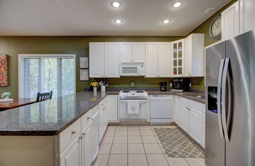Mount Ida Condo | Mountain Harbor Resort Condo 2Bed 2Bath. Large Screen Deck. 2 Min. walk to Pool