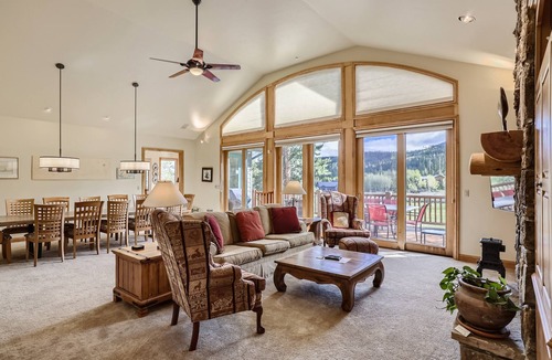 Three Peaks House | Mountain Home on Raven Golf Course - Private Sauna & Hot Tub