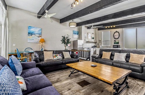 The Blue Mountains Ski Chalet | Mountain View-Backyard-Air-Conditioning-BBQ-15mins walk Blue Mountain Village