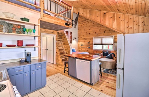 Mountain View Apartment | Mountain View Escape - 1 Mile to White River!
